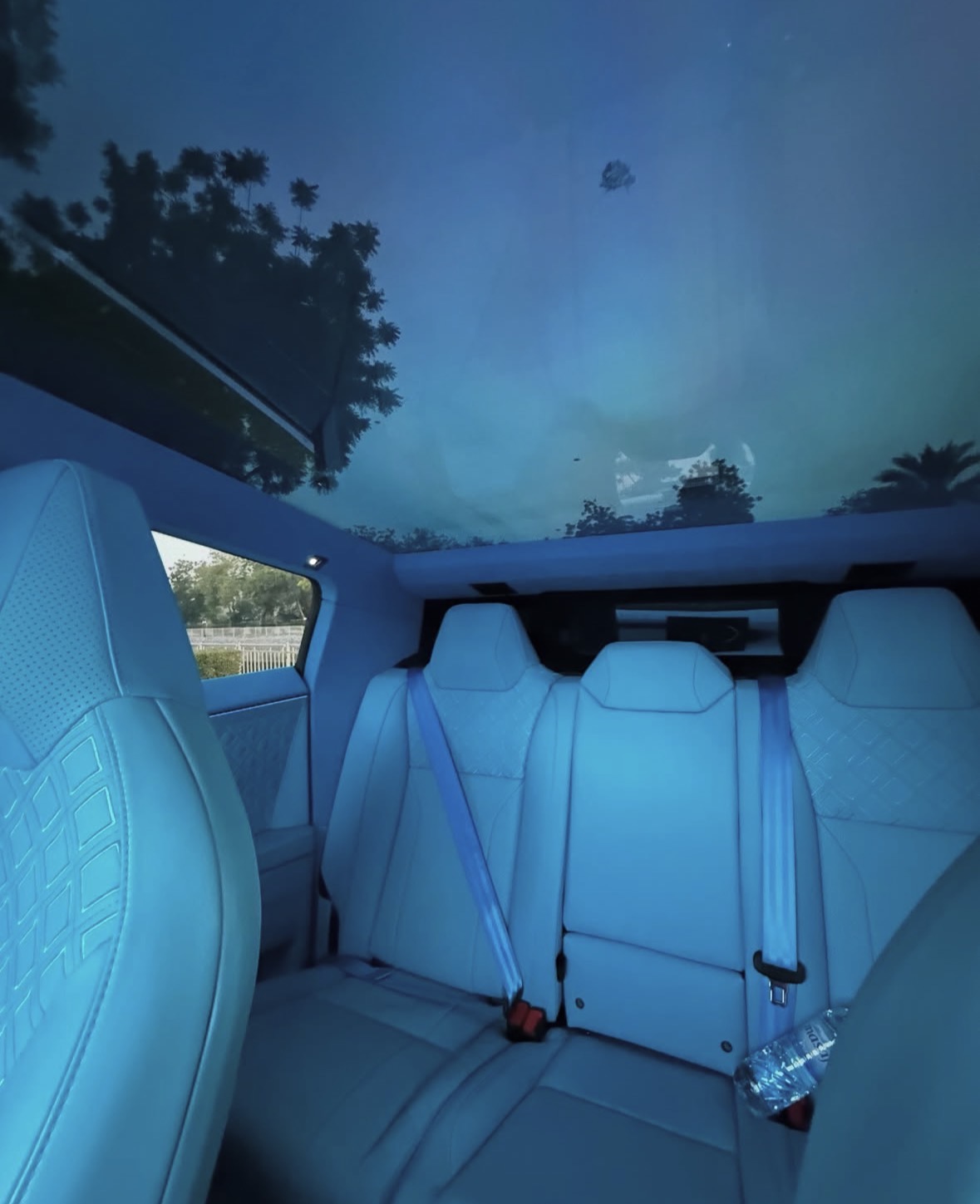 TESLA CYBERTRUCK