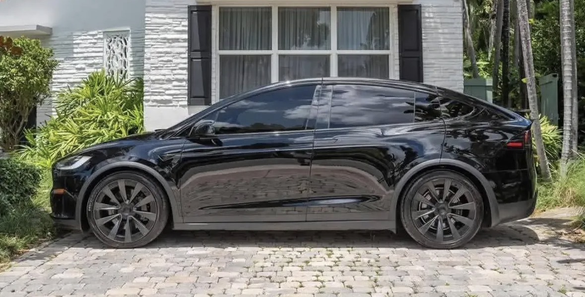 2022 Tesla Model X Plaid